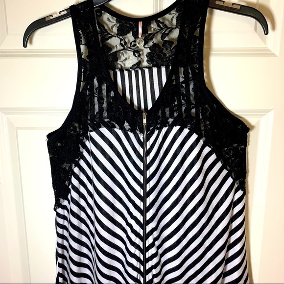 Robin K Tops - Robin K. tank top with lace shoulder and front zip